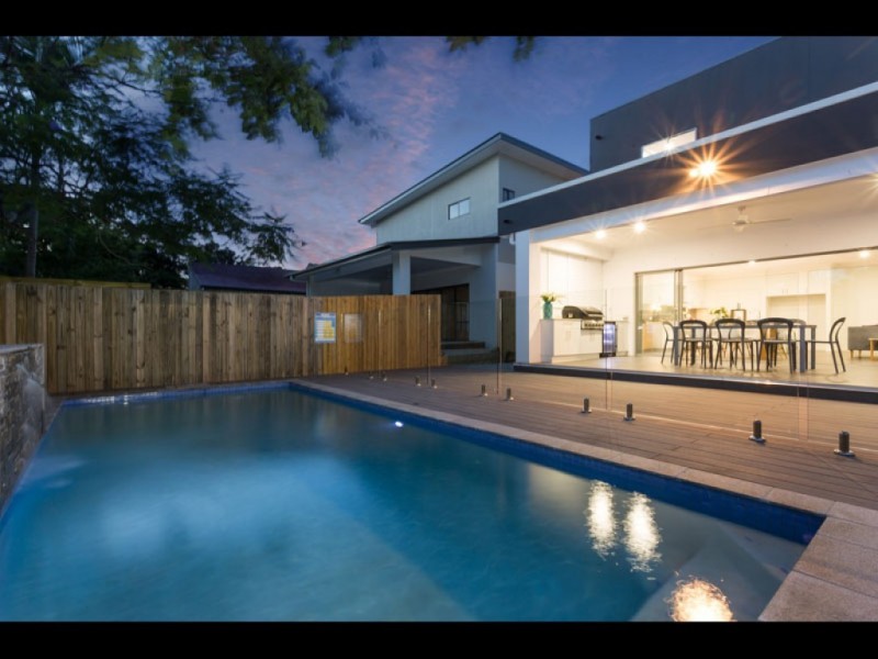 125 Graceville Avenue, Graceville QLD 4075