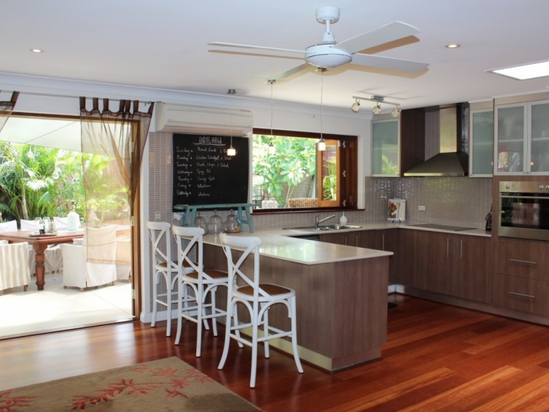 6 Tain Court, Sorrento QLD 4217