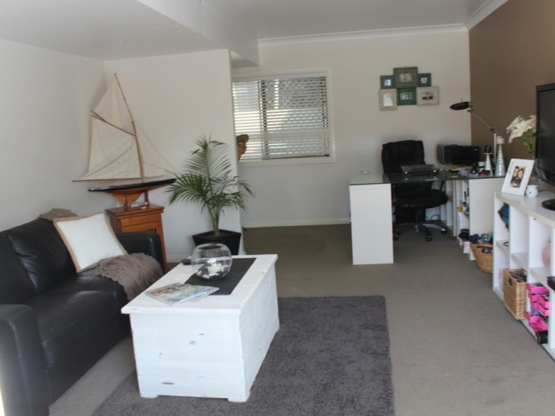 6 Tain Court, Sorrento QLD 4217