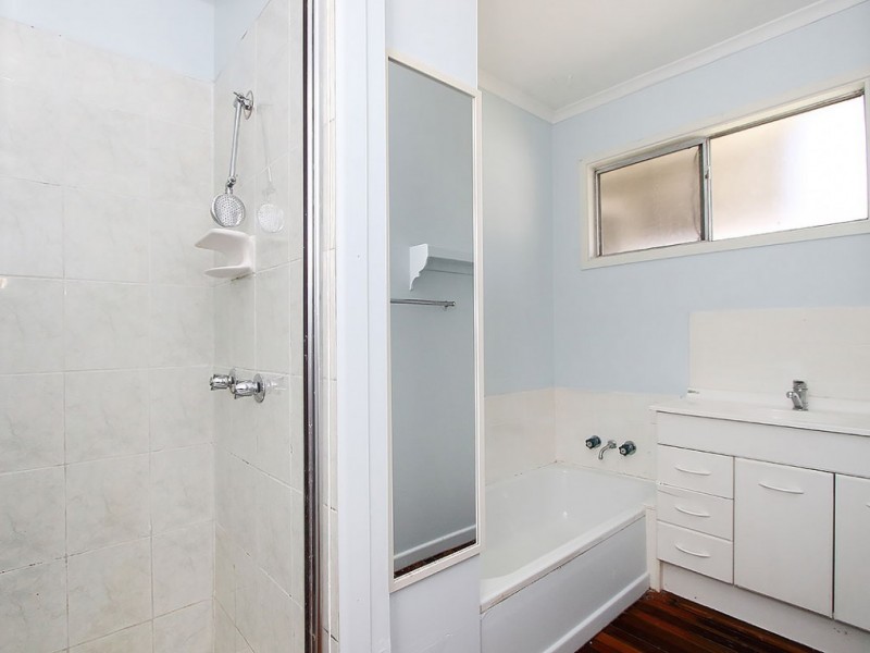 20 Duncan St, Riverview QLD 4303