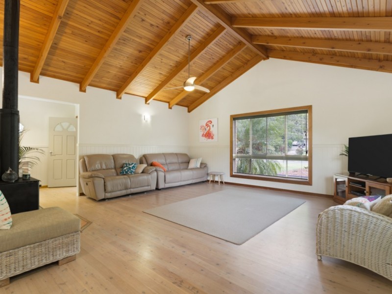 19 Flamingo Street, Little Mountain QLD 4551