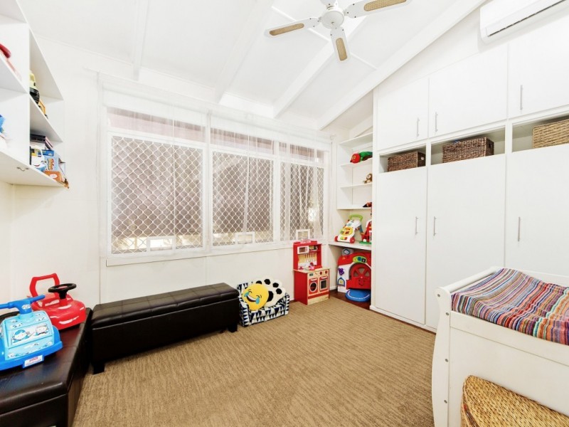 17 Ward Street, Southport QLD 4215