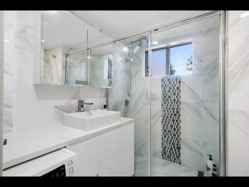 4/49 Brighton Street, Biggera Waters QLD 4216