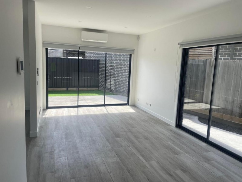 4/6 Birch Avenue, Tullamarine VIC 3043