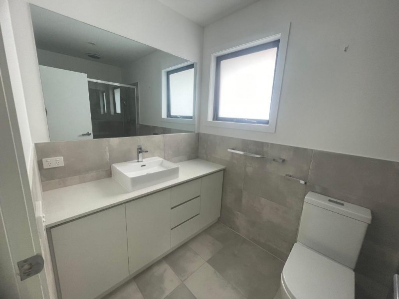 4/6 Birch Avenue, Tullamarine VIC 3043