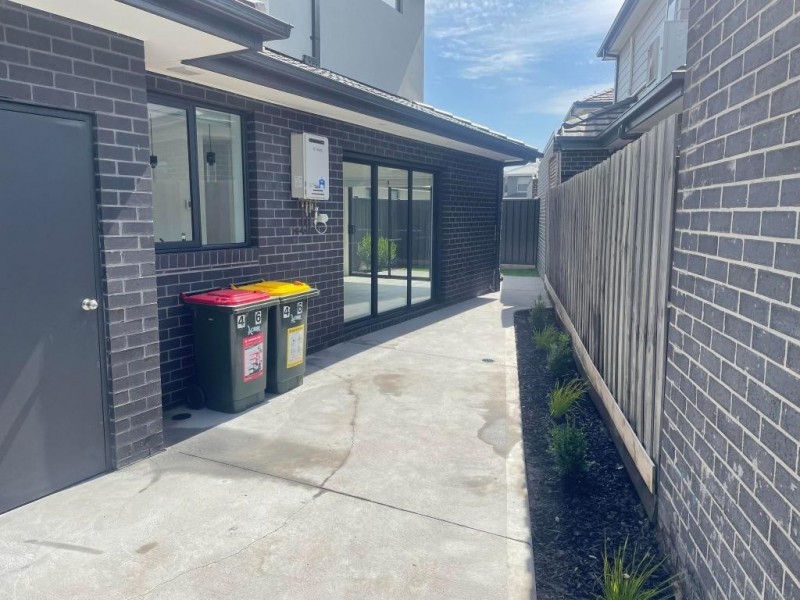 4/6 Birch Avenue, Tullamarine VIC 3043