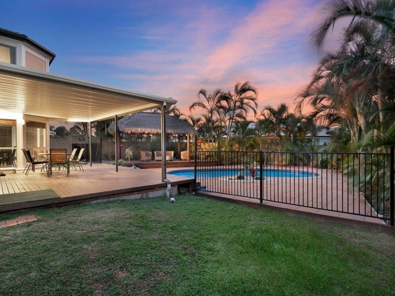 4 Bernard Court, Arundel QLD 4214