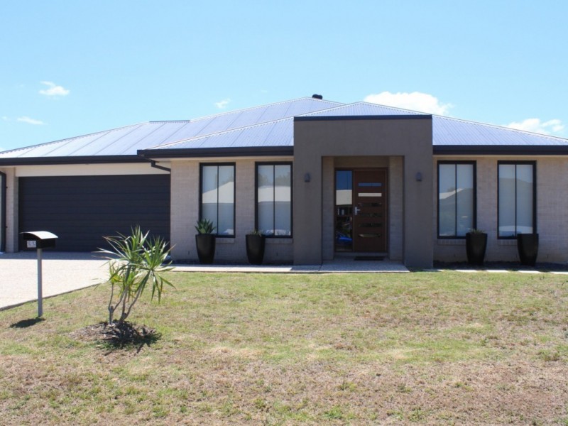 22 Kay Avenue, Bli Bli QLD 4560