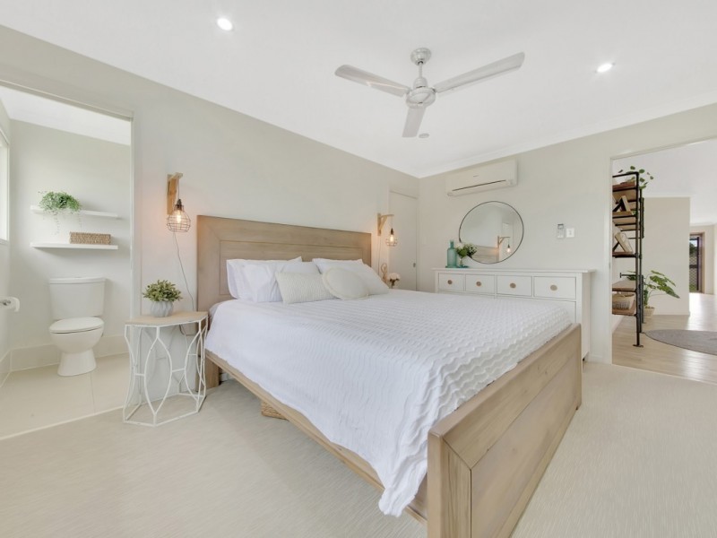 40 Golf View Drive, Boyne Island QLD 4680