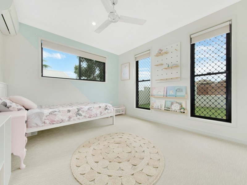 40 Golf View Drive, Boyne Island QLD 4680