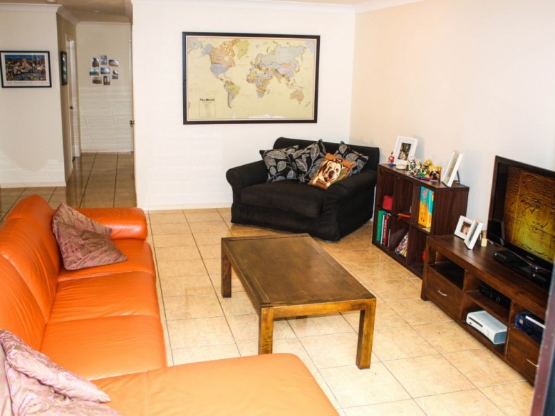 1/4 Jayden Place, Molendinar QLD 4214