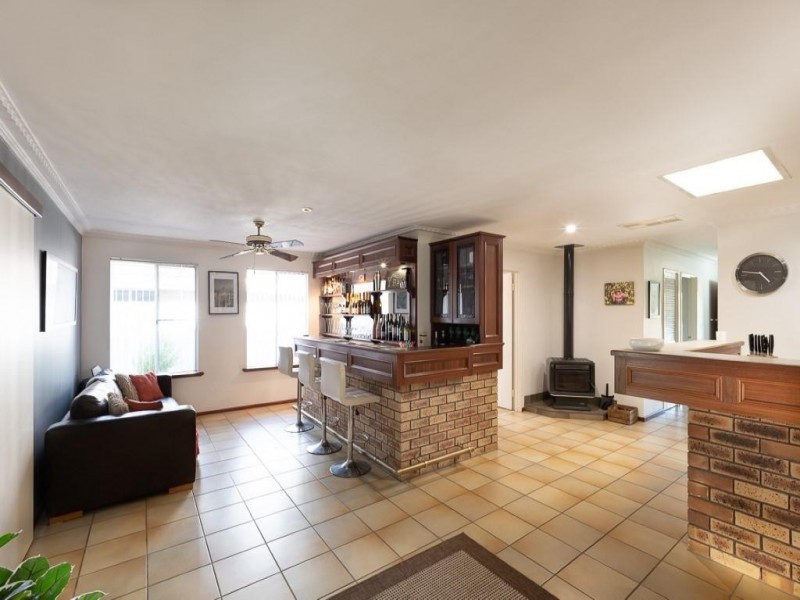 71 Vellgrove Avenue, Parkwood WA 6147