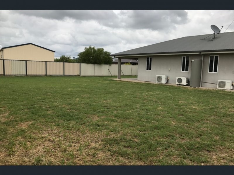 30 Newman Drive, Emerald QLD 4720