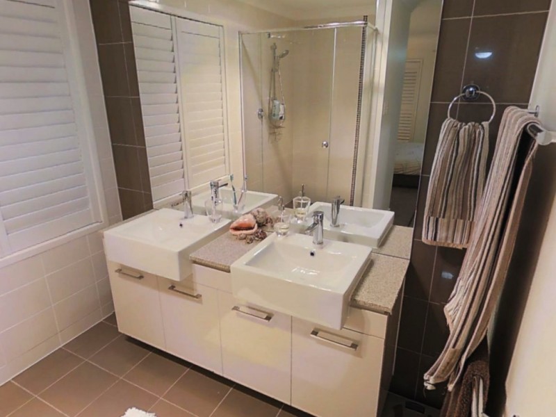 10 Wake Court, Birtinya QLD 4575