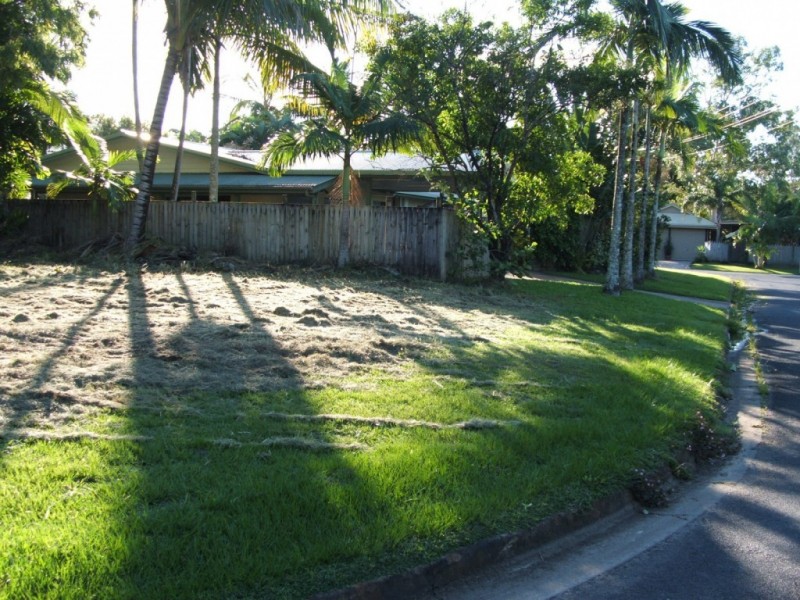 6-8 Hagen Close, Trinity Beach QLD 4879