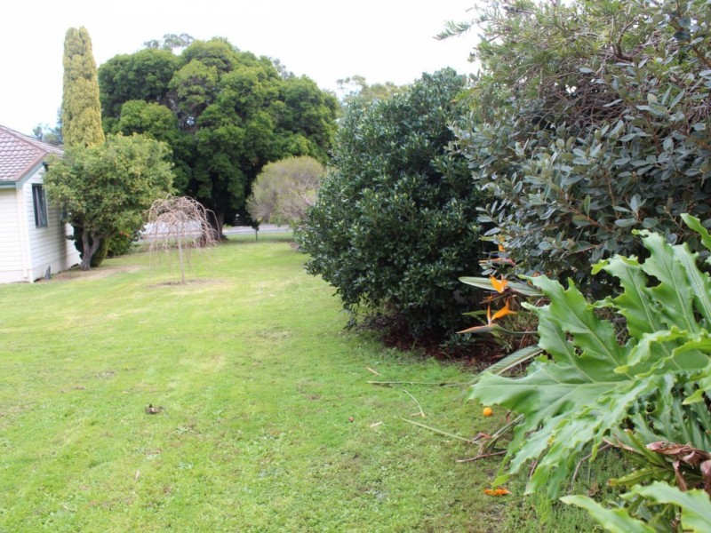 12 Sutton Street, Waroona WA 6215