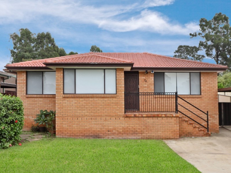 74 Yarramundi Drive, Dean Park NSW 2761