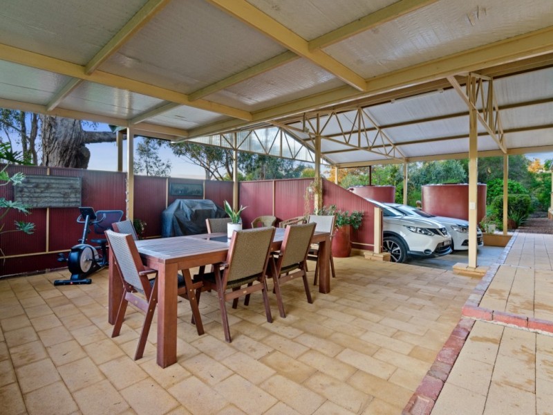 17 Pioneer Drive, Maiden Gully VIC 3551