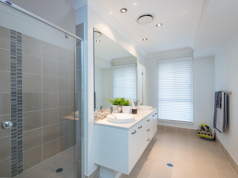 16 Trinity Crescent, Augustine Heights QLD 4300