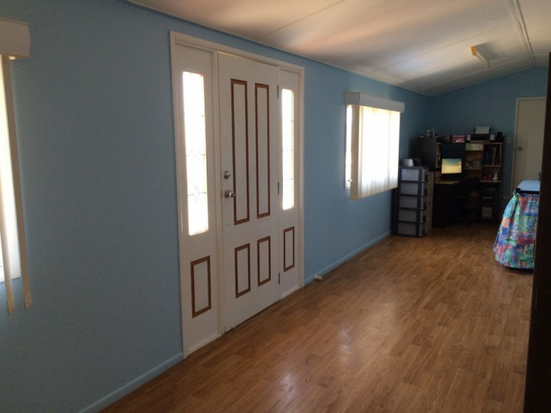 15 Thrush Road, Longreach QLD 4730