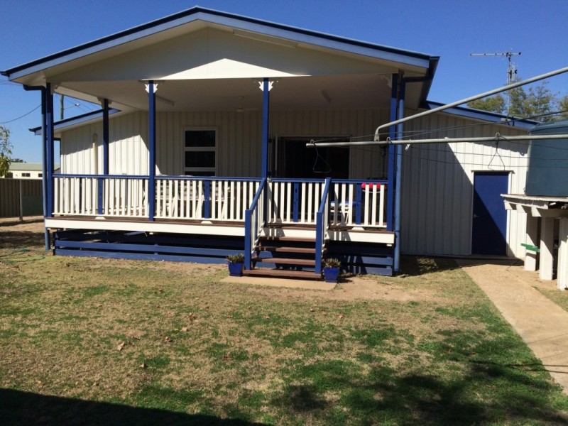 15 Thrush Road, Longreach QLD 4730