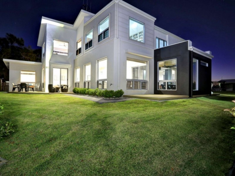 107 Fairway Drive, Bargara QLD 4670