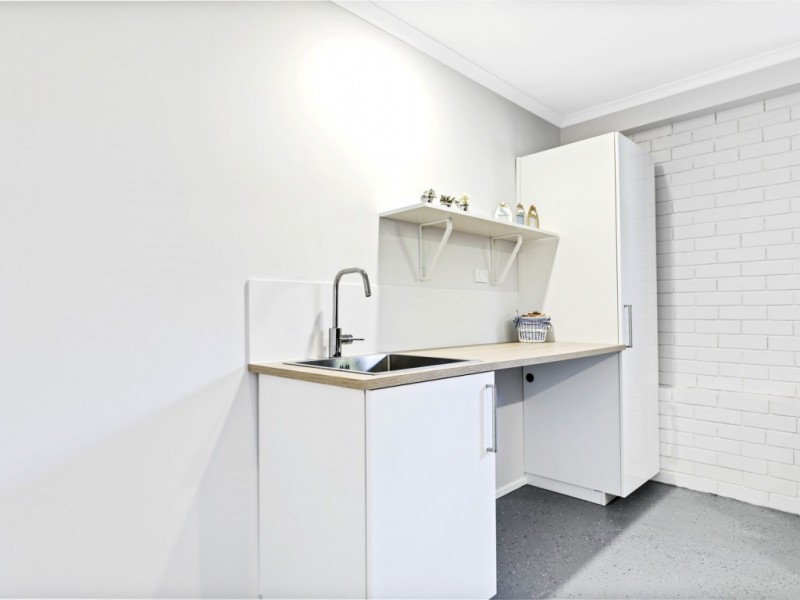 1/2 Glenray Ave, Caloundra QLD 4551