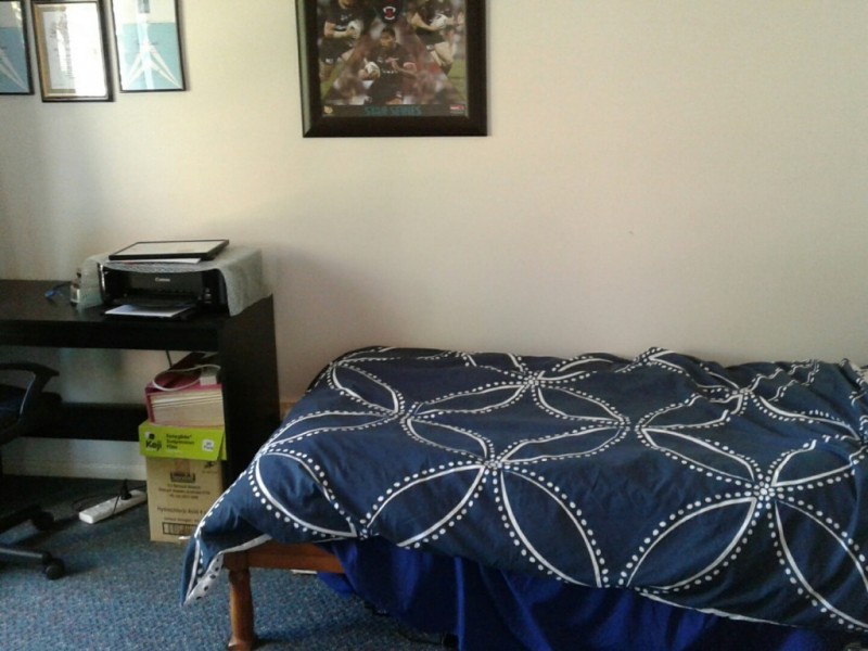 17 Weeroona Avenue, Beachmere QLD 4510