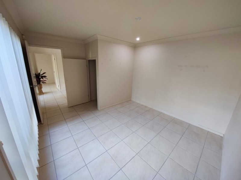 6-8 Lachlan Place, Karalee QLD 4306