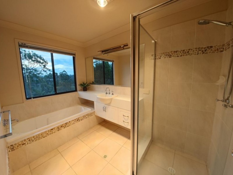 6-8 Lachlan Place, Karalee QLD 4306