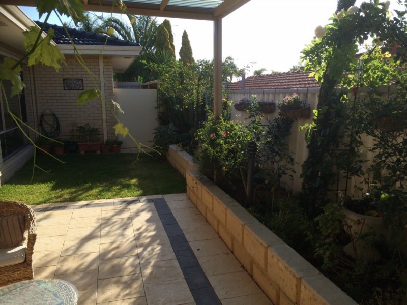 9 Antrim Court, Woodvale WA 6026