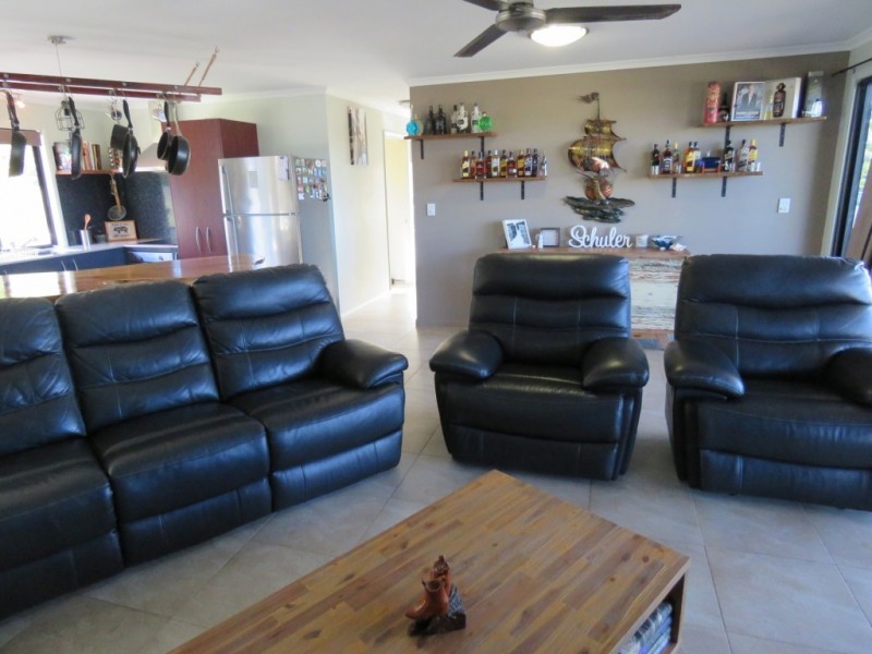 6 Roseric Crescent, Hideaway Bay QLD 4800