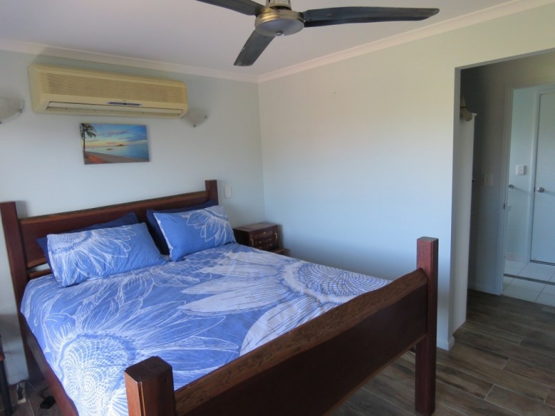 6 Roseric Crescent, Hideaway Bay QLD 4800