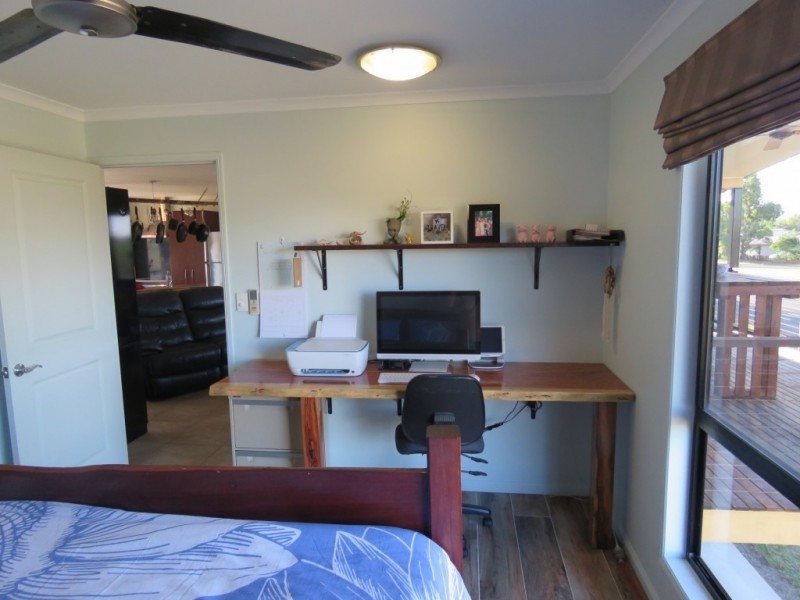 6 Roseric Crescent, Hideaway Bay QLD 4800