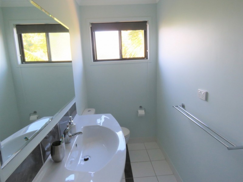 6 Roseric Crescent, Hideaway Bay QLD 4800