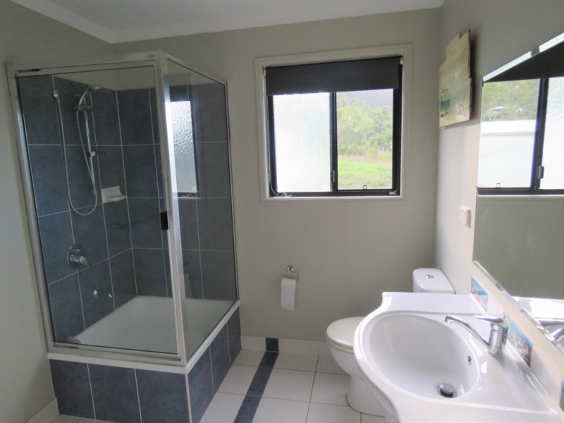 6 Roseric Crescent, Hideaway Bay QLD 4800