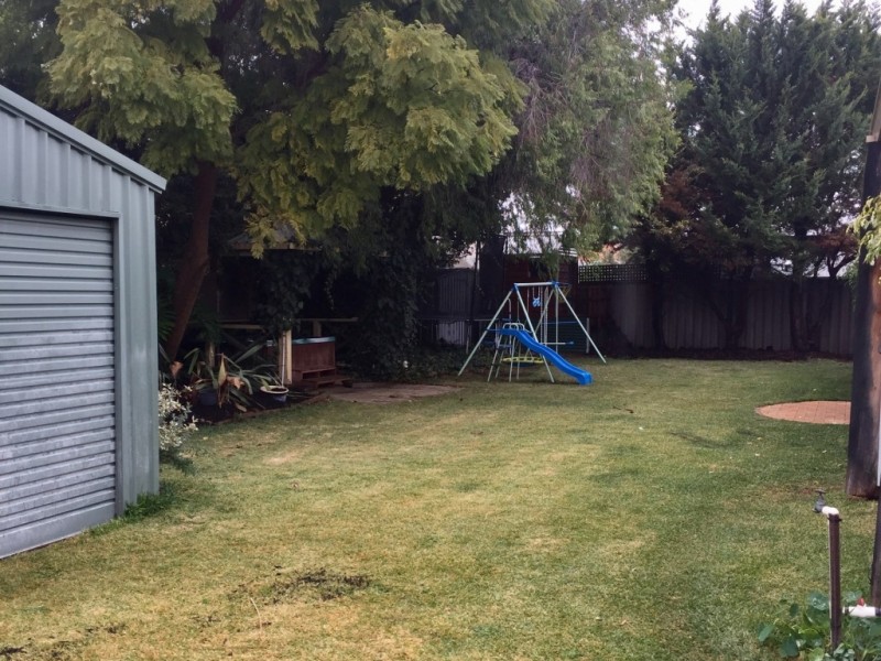 17 Bortolo Drive, Greenfields WA 6210