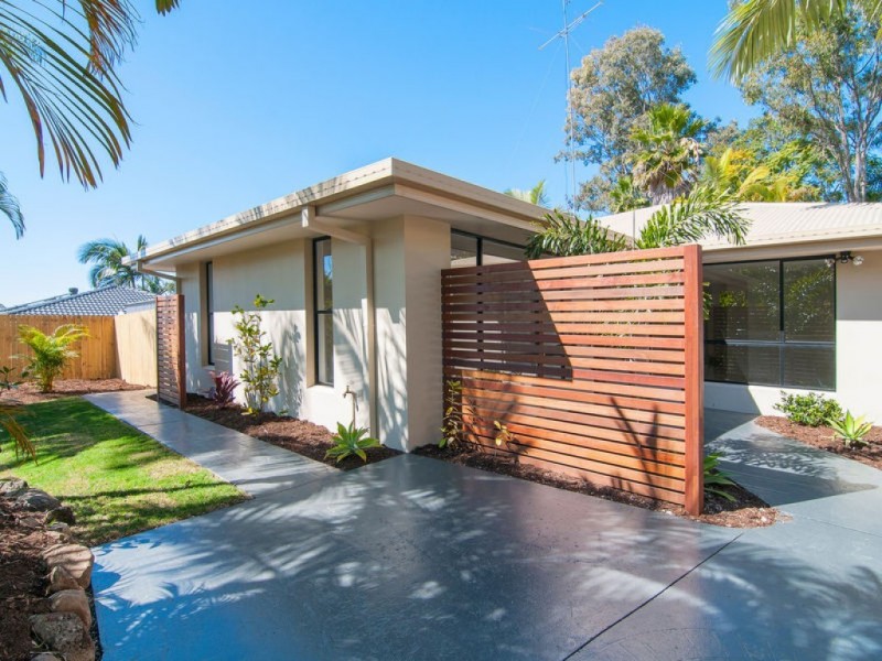 8 Robe Court, Helensvale QLD 4212