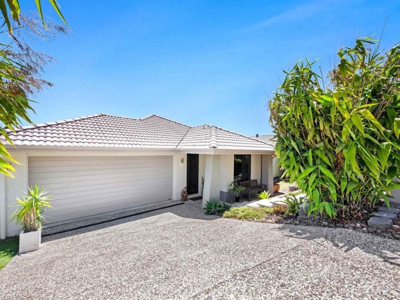 11 Carmen Court, Oxenford QLD 4210