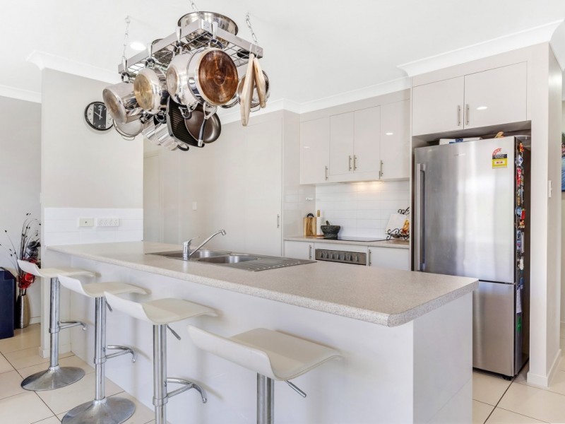 11 Carmen Court, Oxenford QLD 4210