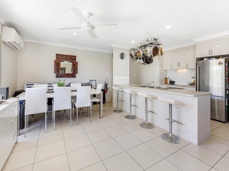 11 Carmen Court, Oxenford QLD 4210