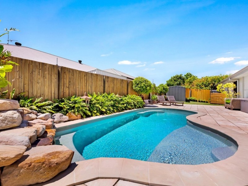 11 Carmen Court, Oxenford QLD 4210