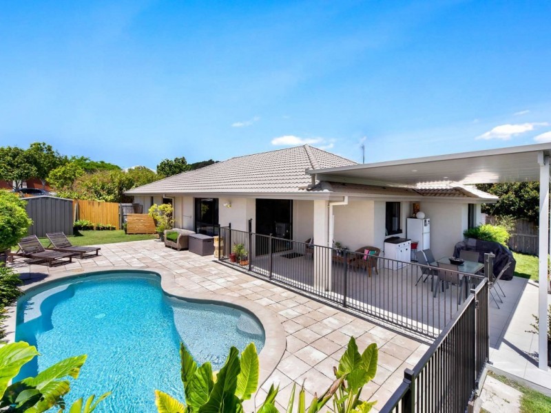 11 Carmen Court, Oxenford QLD 4210