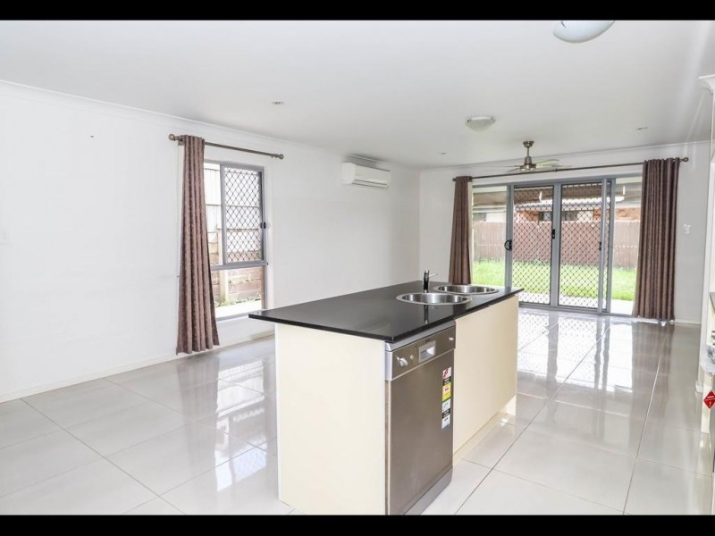 68 Ridgevale Boulevard, Holmview QLD 4207