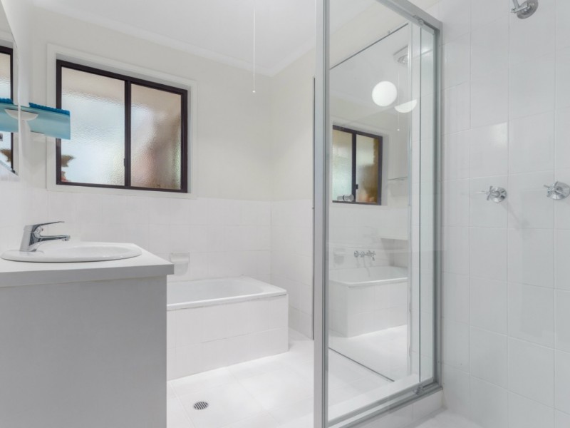 6 Oxley Circuit, Daisy Hill QLD 4127