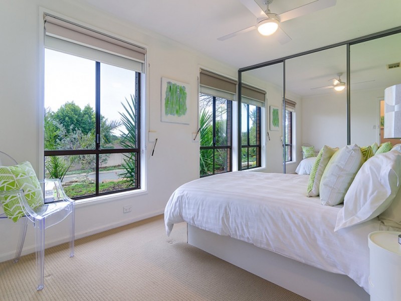 6 Rosemont Avenue, Woodcroft SA 5162