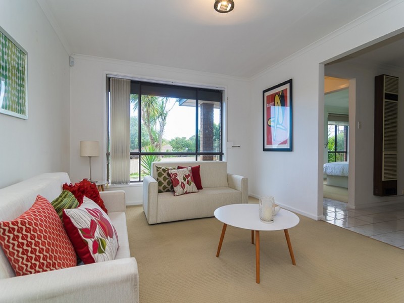 6 Rosemont Avenue, Woodcroft SA 5162