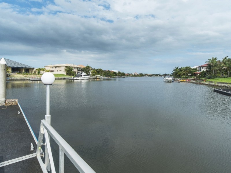 26 Calmwater Crescent, Helensvale QLD 4212