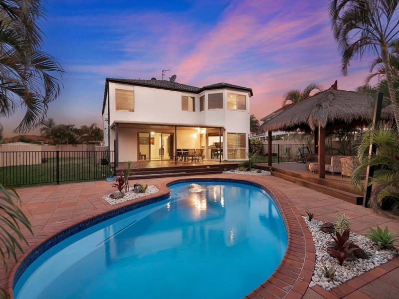 4 Bernard Court, Arundel QLD 4214