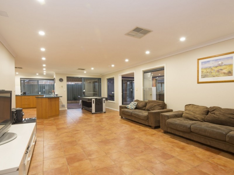 89 Lakey St, Southern River WA 6110